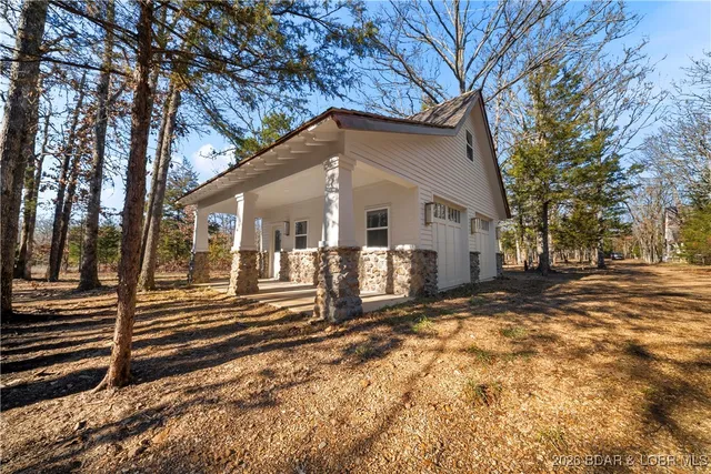 $973,000 | 21255 Lark Road, Lebanon, MO 65536