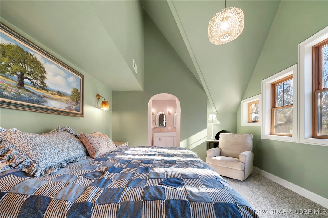 21255 Lark Road Lebanon, MO 65536 - Photo 38 of 75 Primary w/ Bath