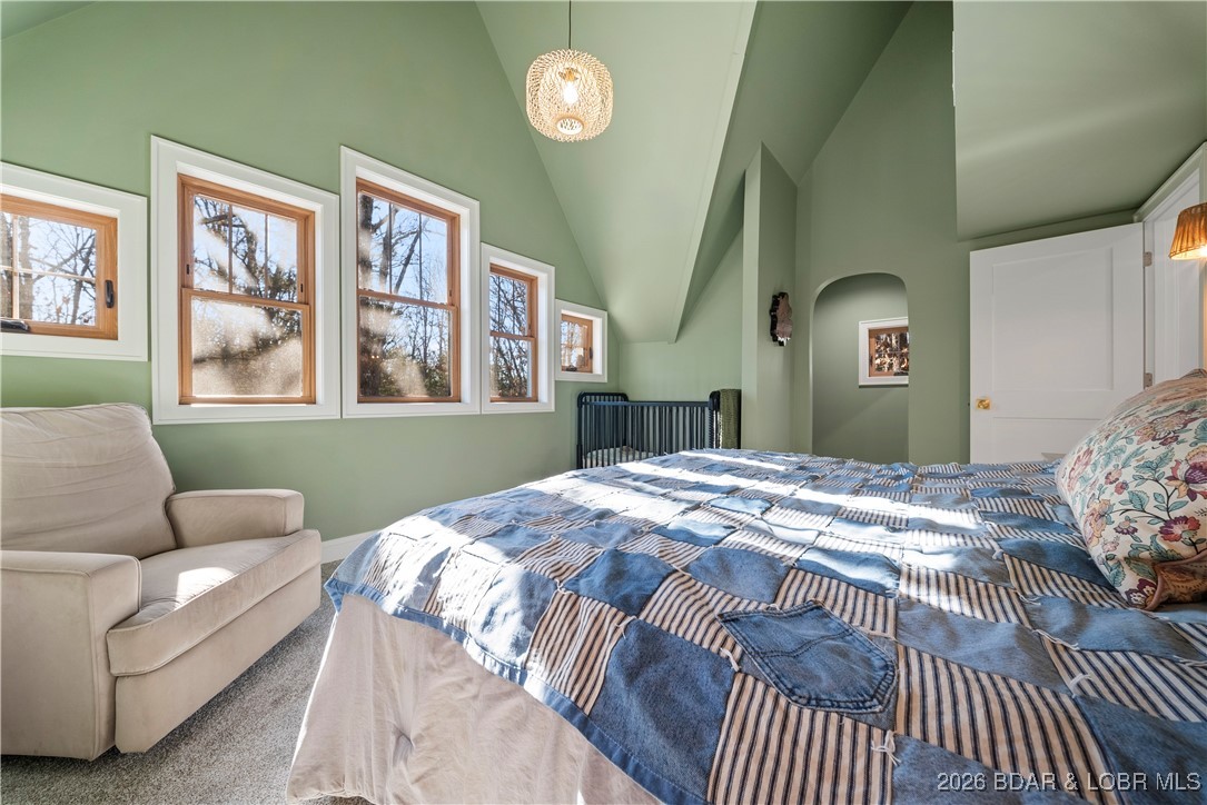 21255 Lark Road Lebanon, MO 65536 - Photo 39 of 75 Primary w/ Bath