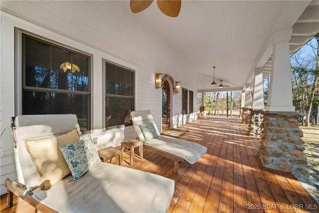 $973,000 | 21255 Lark Road, Lebanon, MO 65536