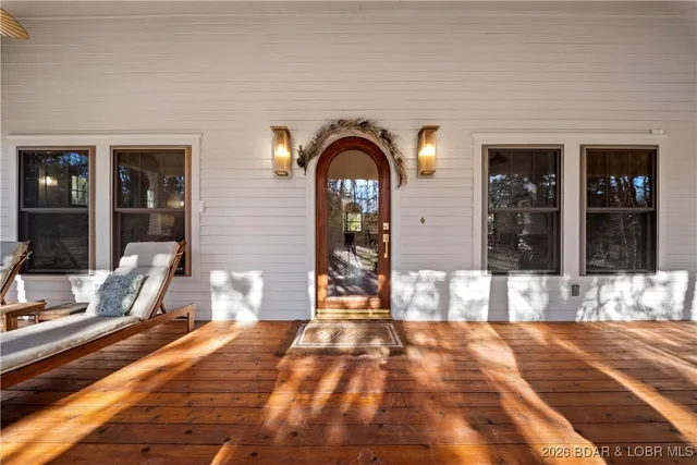 $973,000 | 21255 Lark Road, Lebanon, MO 65536