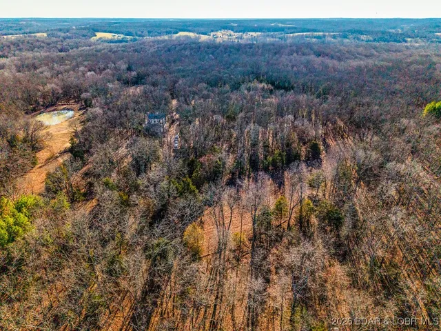 $973,000 | 21255 Lark Road, Lebanon, MO 65536