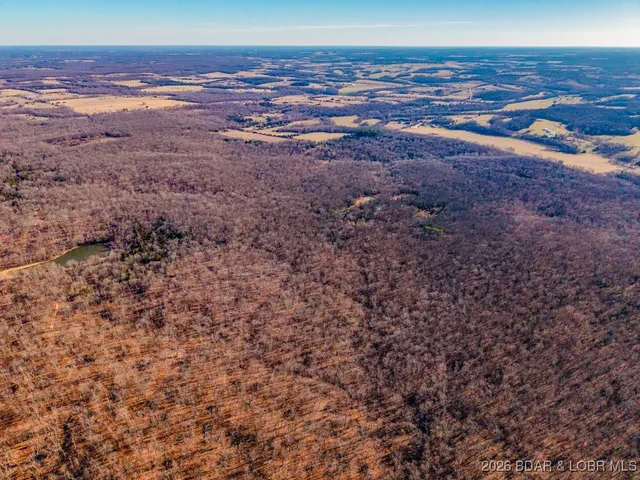 $973,000 | 21255 Lark Road, Lebanon, MO 65536