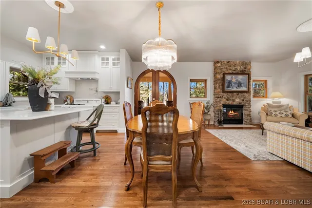 $973,000 | 21255 Lark Road, Lebanon, MO 65536