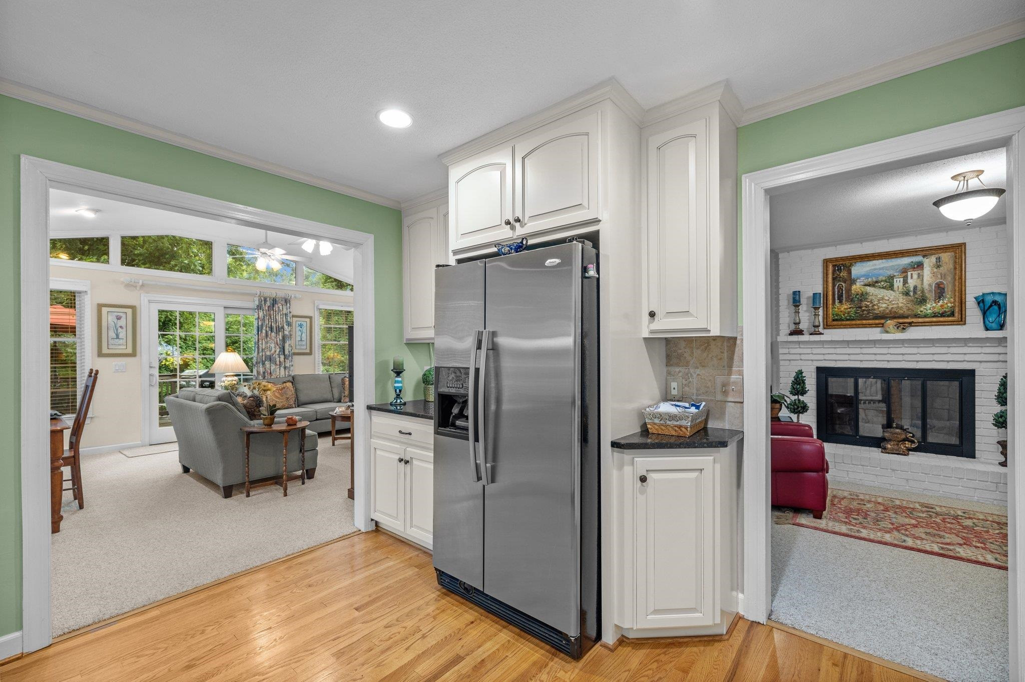 1016 Deerfield Road Raleigh, NC 27609 - Photo 9 of 32 Kitchen