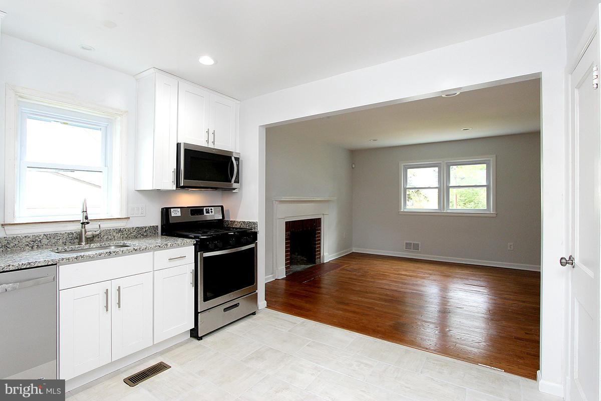 1515 Gridley Lane Silver Spring, MD 20902 - Photo 11 of 28 Kitchen