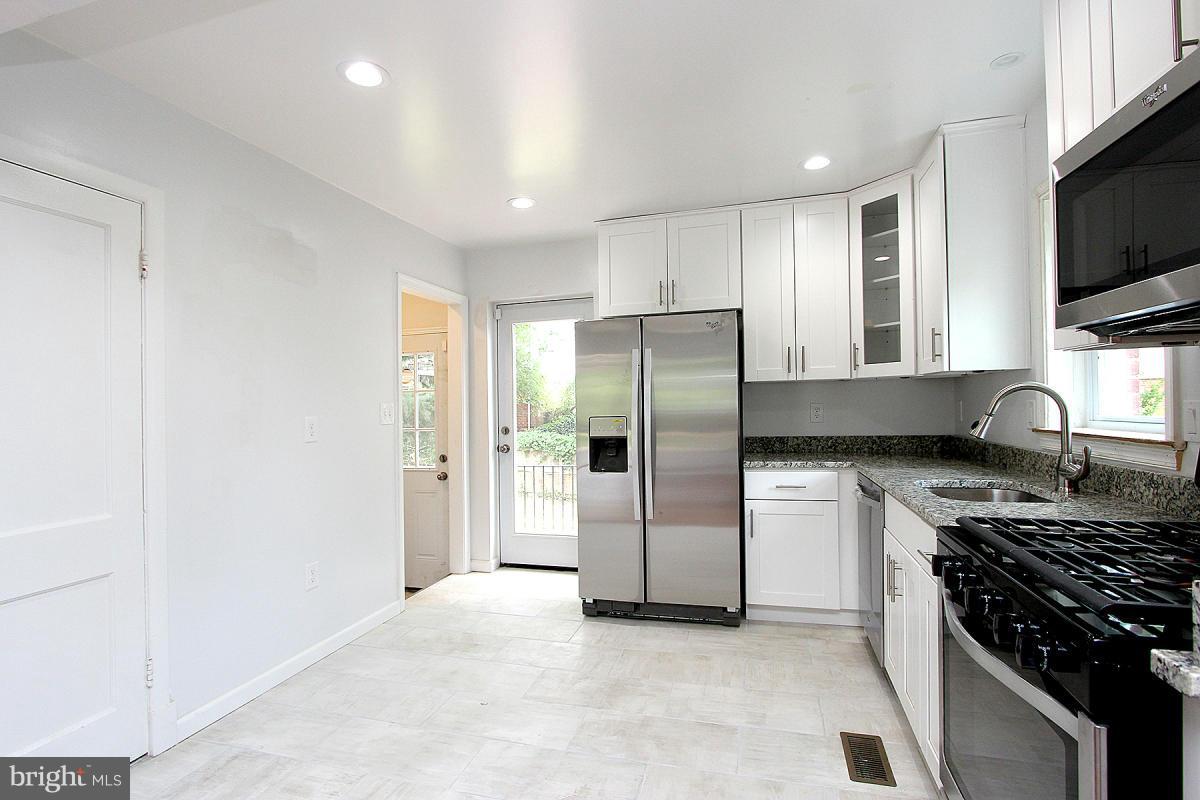 1515 Gridley Lane Silver Spring, MD 20902 - Photo 9 of 28 Kitchen