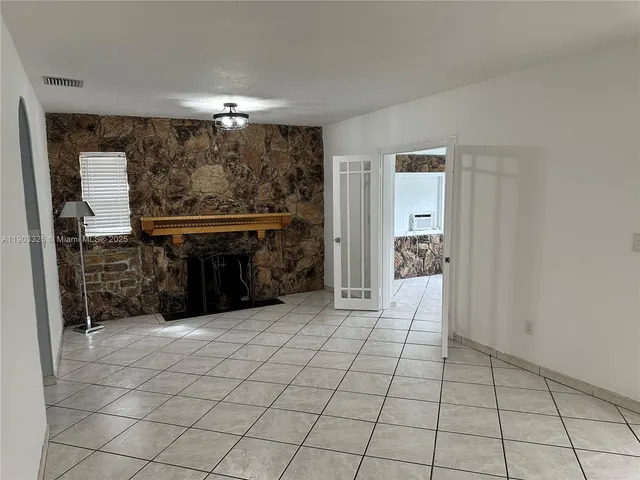 $3,100 | 431 Tamiami Boulevard, Miami, FL 33144