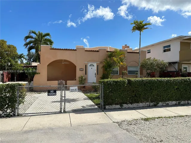 $3,100 | 431 Tamiami Boulevard, Miami, FL 33144