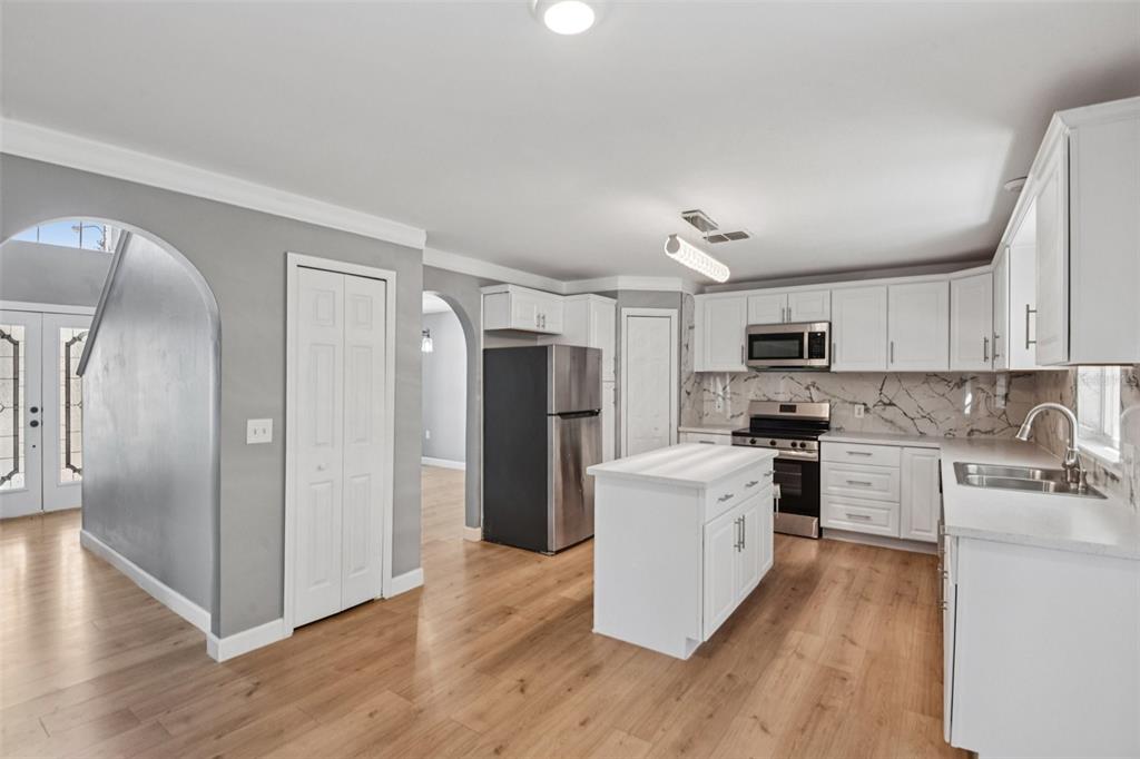 5410 Treig Lane Wesley Chapel, FL 33545 - Photo 7 of 36