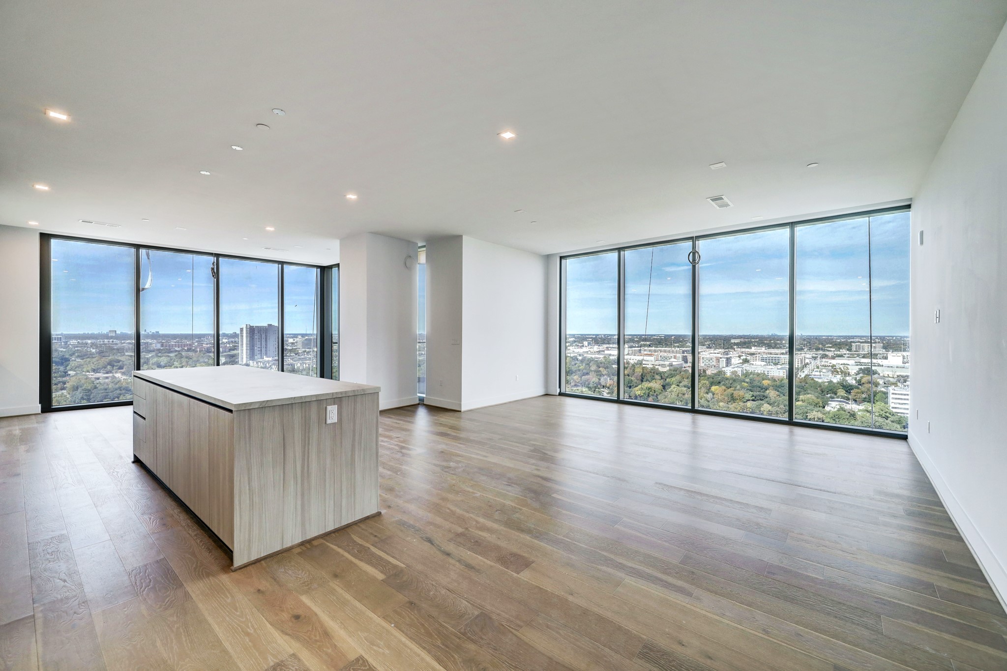 1711 Allen Parkway, Unit 2001 Houston, TX 77019 - Photo 2 of 33 Living at The Allen offers residents a unique opportunity to enjoy the best that Houston has to offer, all in one place. As a landmark mixed-use development.