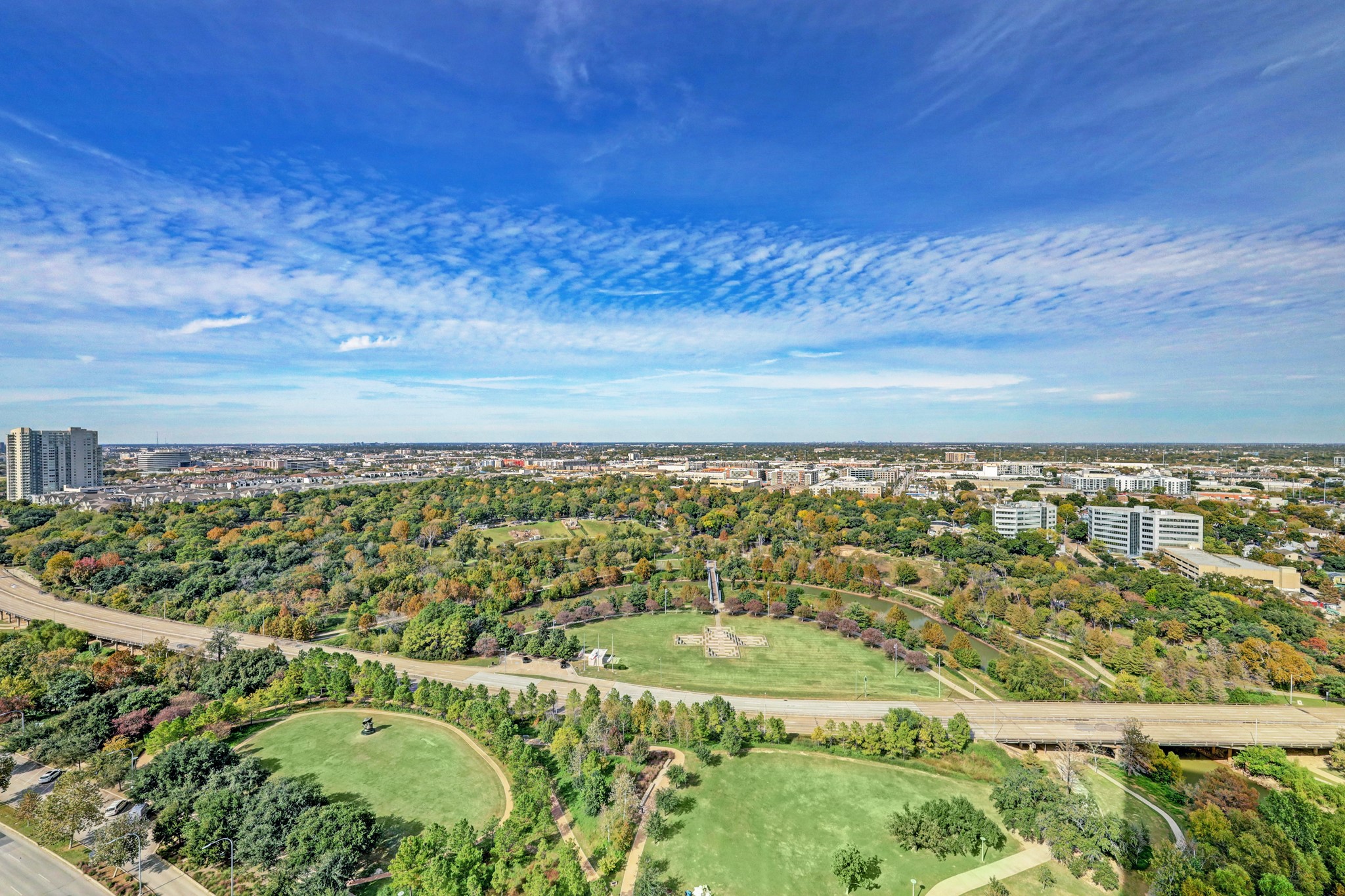 1711 Allen Parkway, Unit 2001 Houston, TX 77019 - Photo 25 of 33 Panoramic views of Buffalo Bayou.