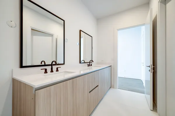 $13,000 | 1711 Allen Parkway, Unit 2001, Houston, TX 77019