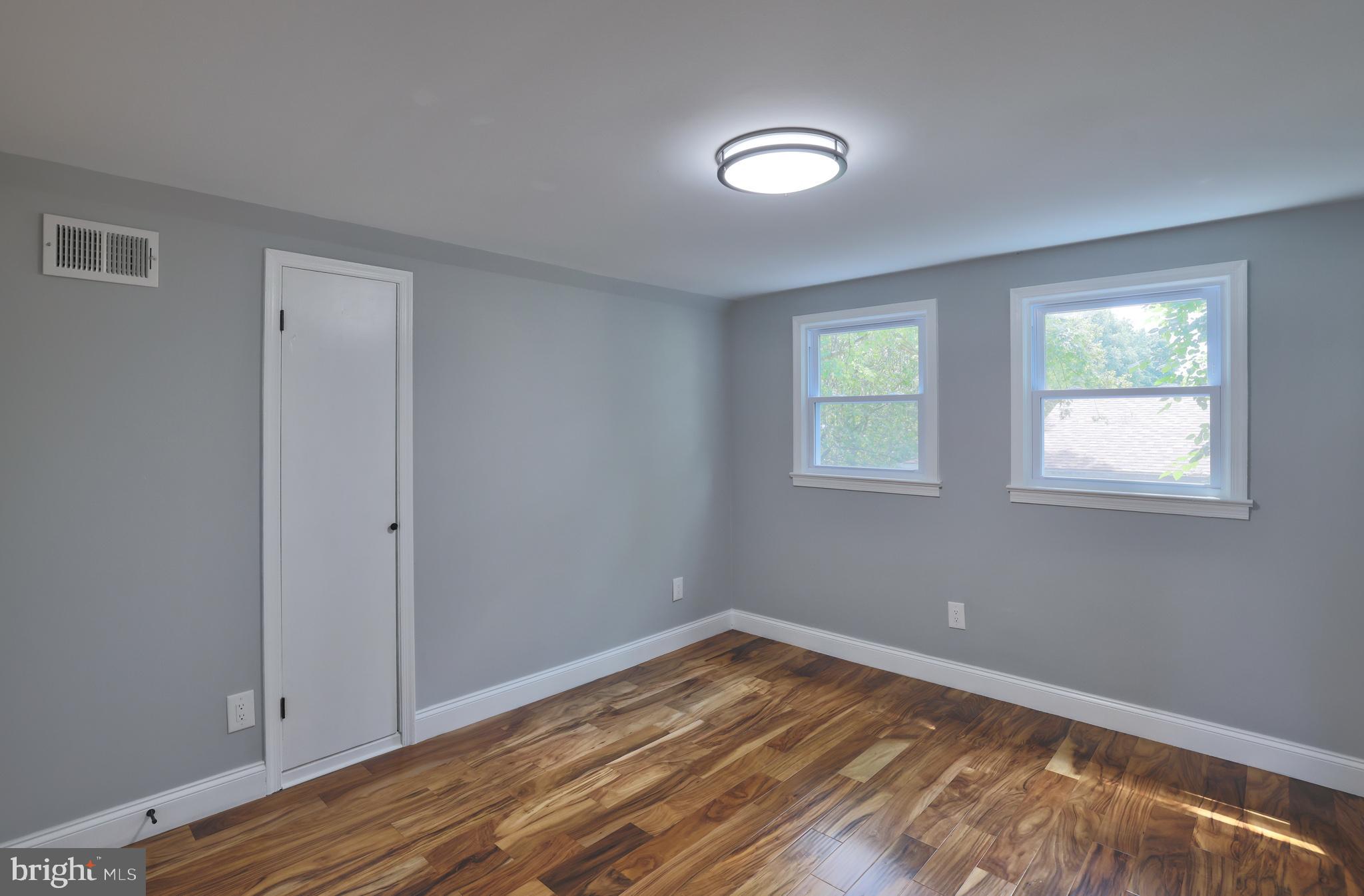 301 South Harrison Road Sterling, VA 20164 - Photo 38 of 42 Gallery Image 38