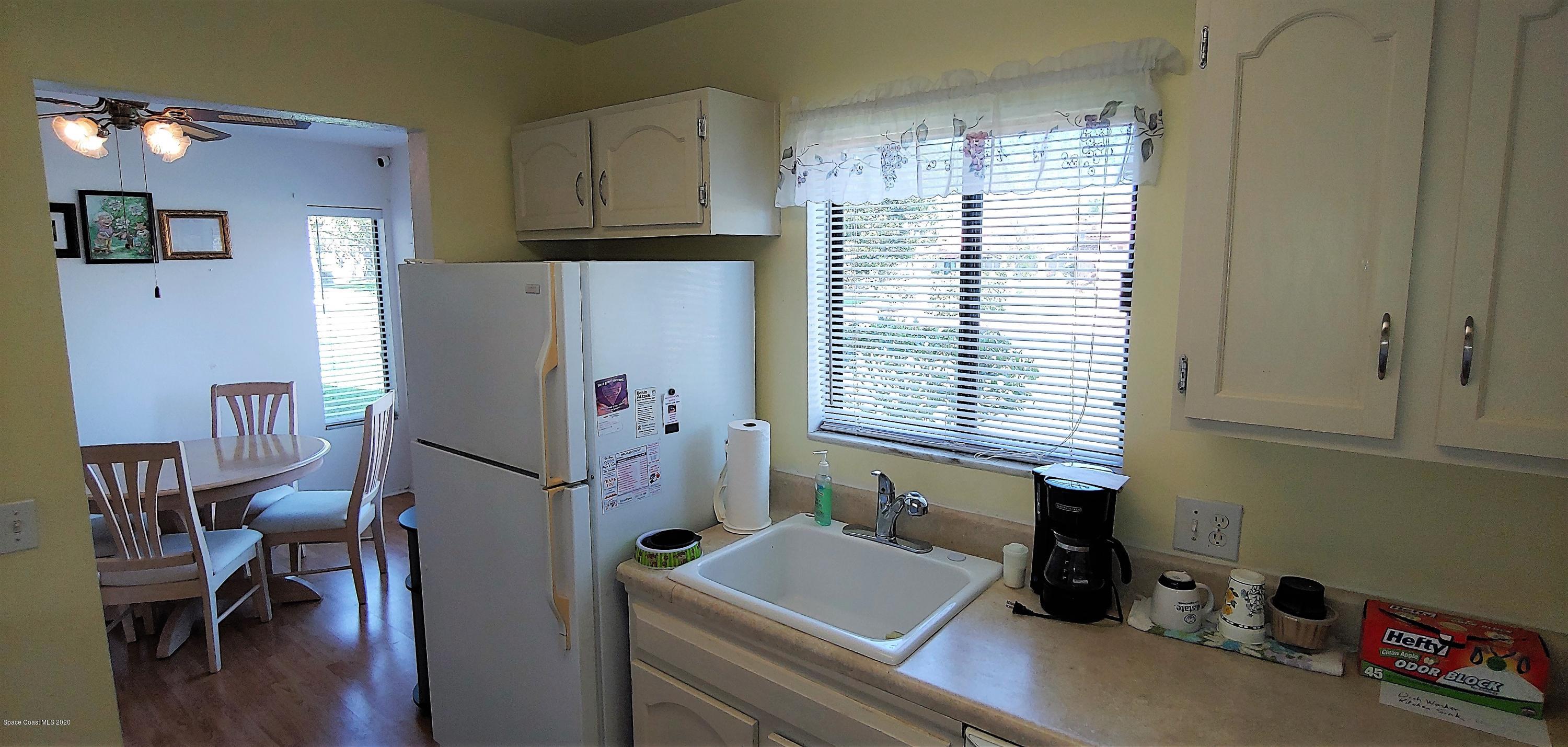 1615 Avery Road Northeast Palm Bay, FL 32905 - Photo 11 of 30 Kitchen