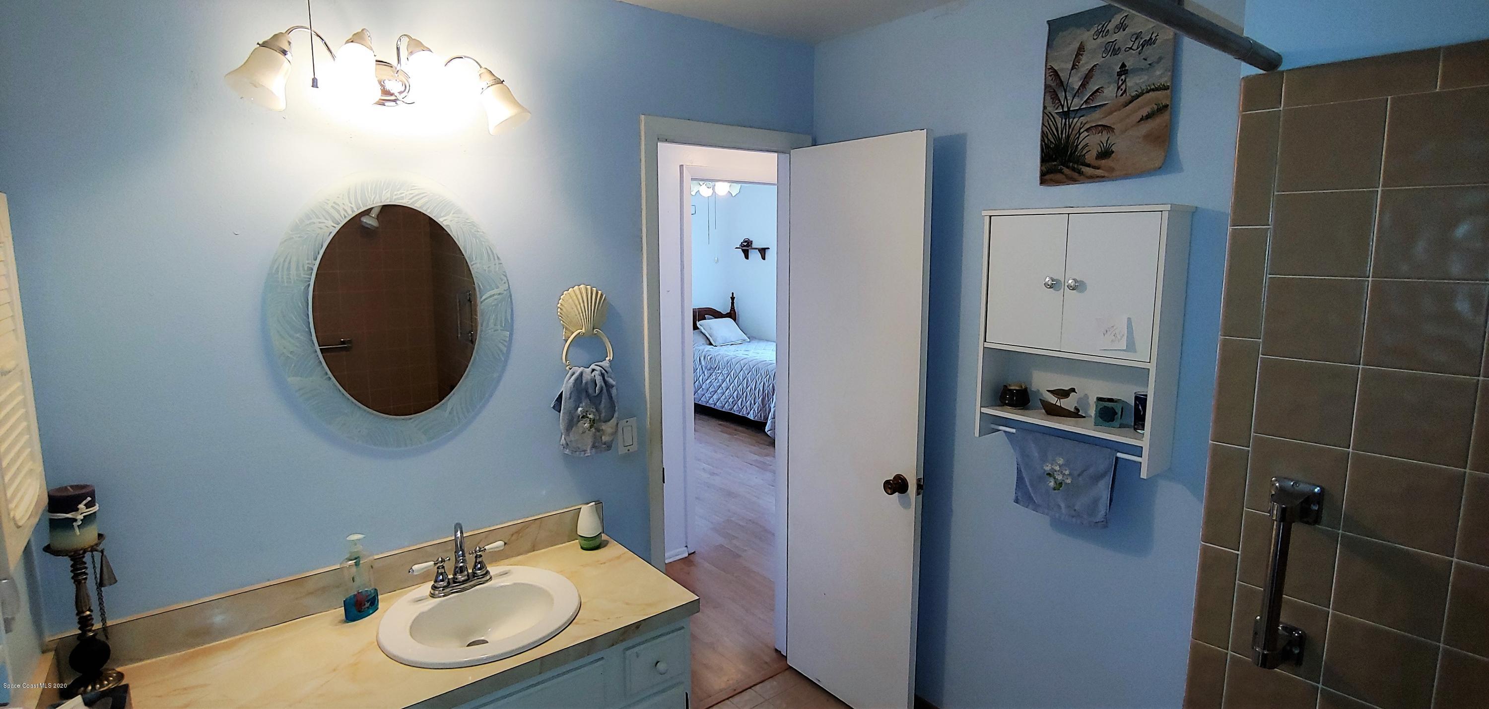 1615 Avery Road Northeast Palm Bay, FL 32905 - Photo 17 of 30 Guest Bath