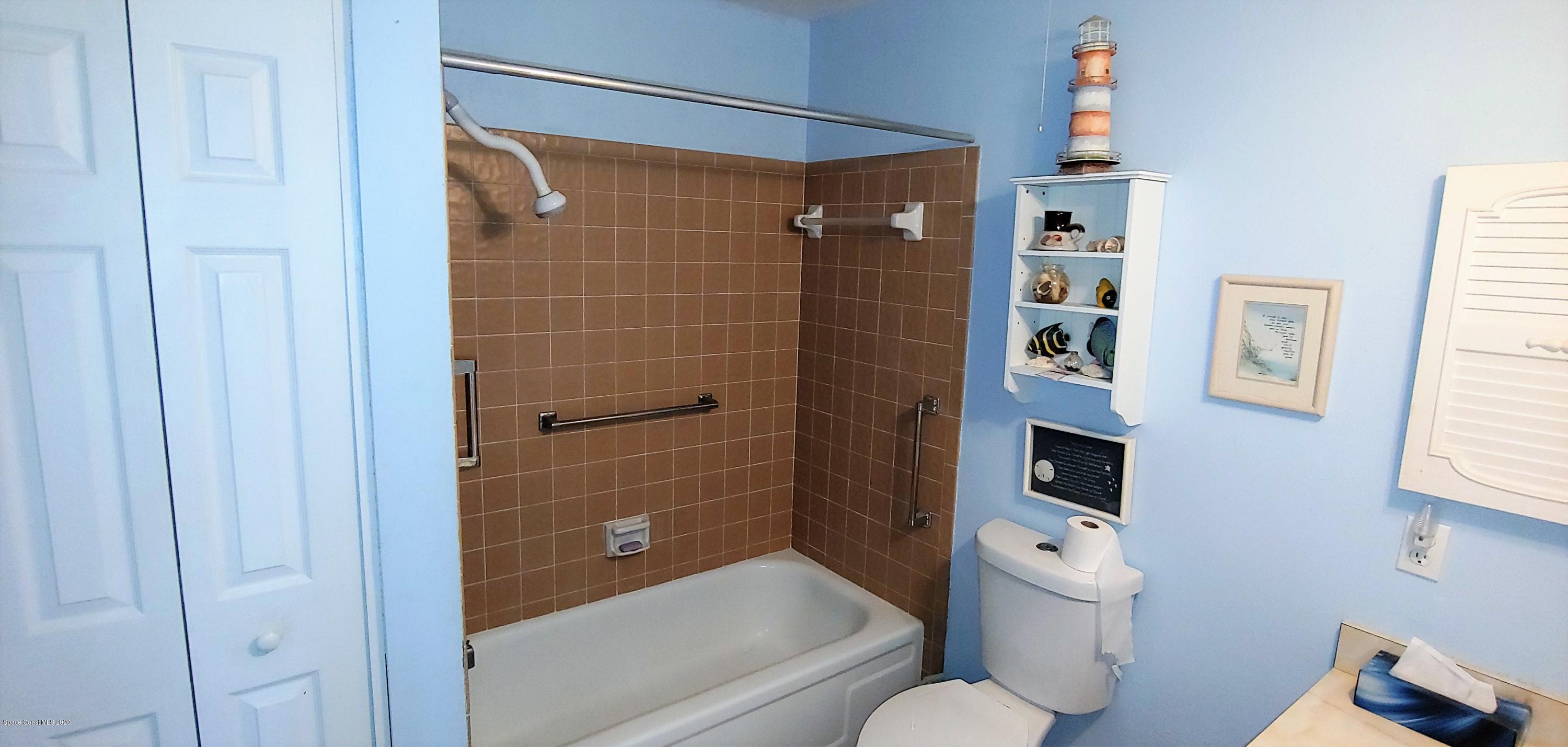 1615 Avery Road Northeast Palm Bay, FL 32905 - Photo 18 of 30 Guest Bath
