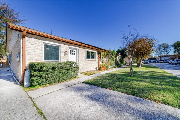 $1,500 | 1716 Crestdale Drive, Unit 10, Houston, TX 77080