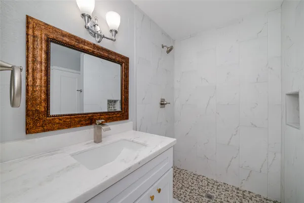 $1,500 | 1716 Crestdale Drive, Unit 10, Houston, TX 77080