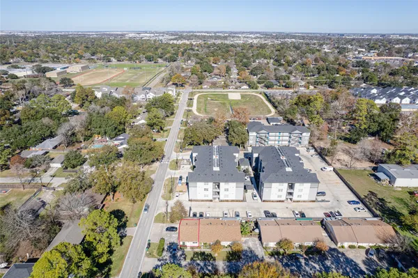 $1,500 | 1716 Crestdale Drive, Unit 10, Houston, TX 77080