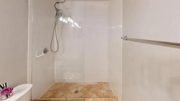 $1,899 | 5925 East University Boulevard, Unit 132, Dallas, TX 75206