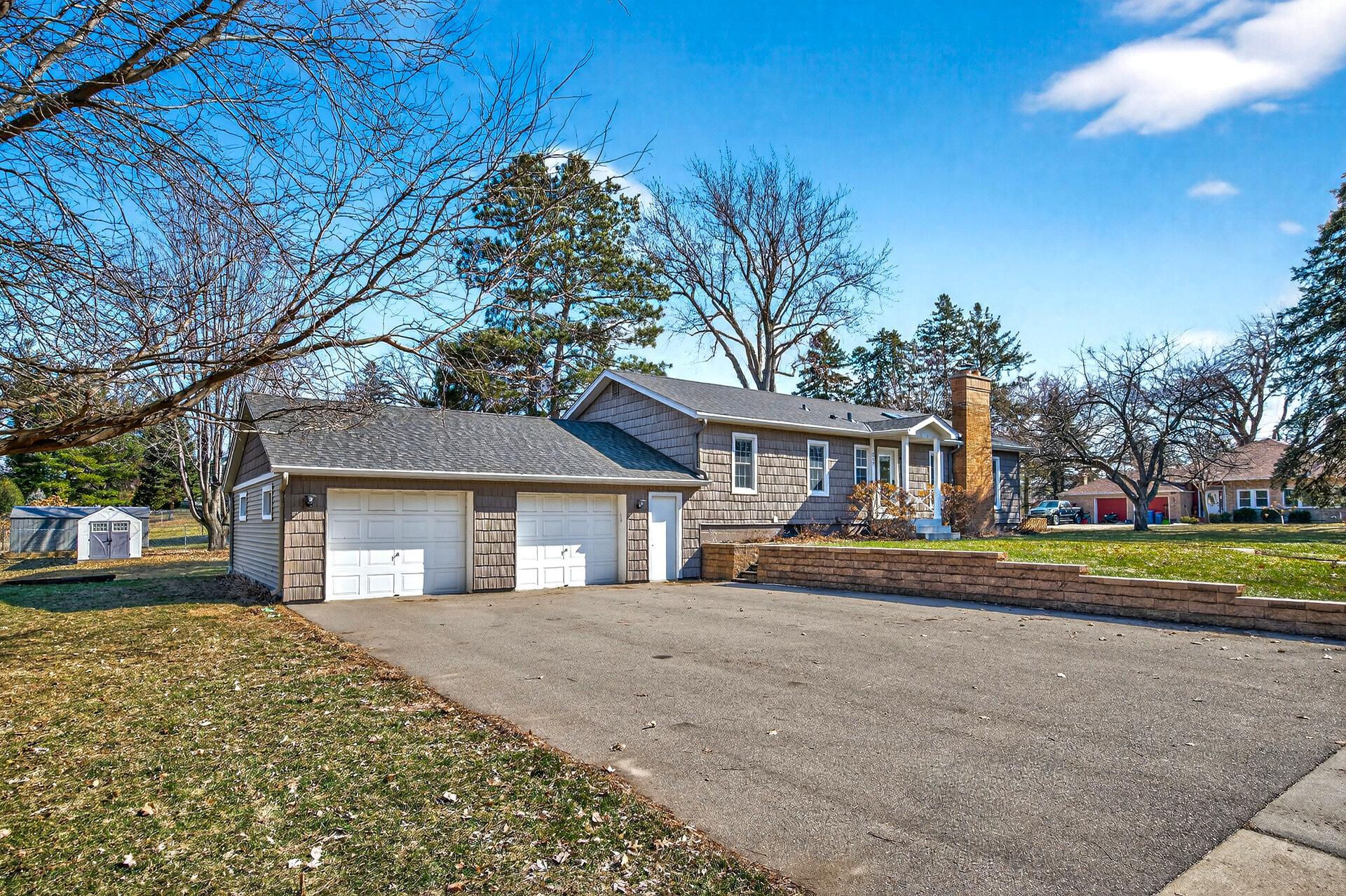 217 Hanley Road Golden Valley, MN 55426 - Photo 3 of 84 Gallery Image 3
