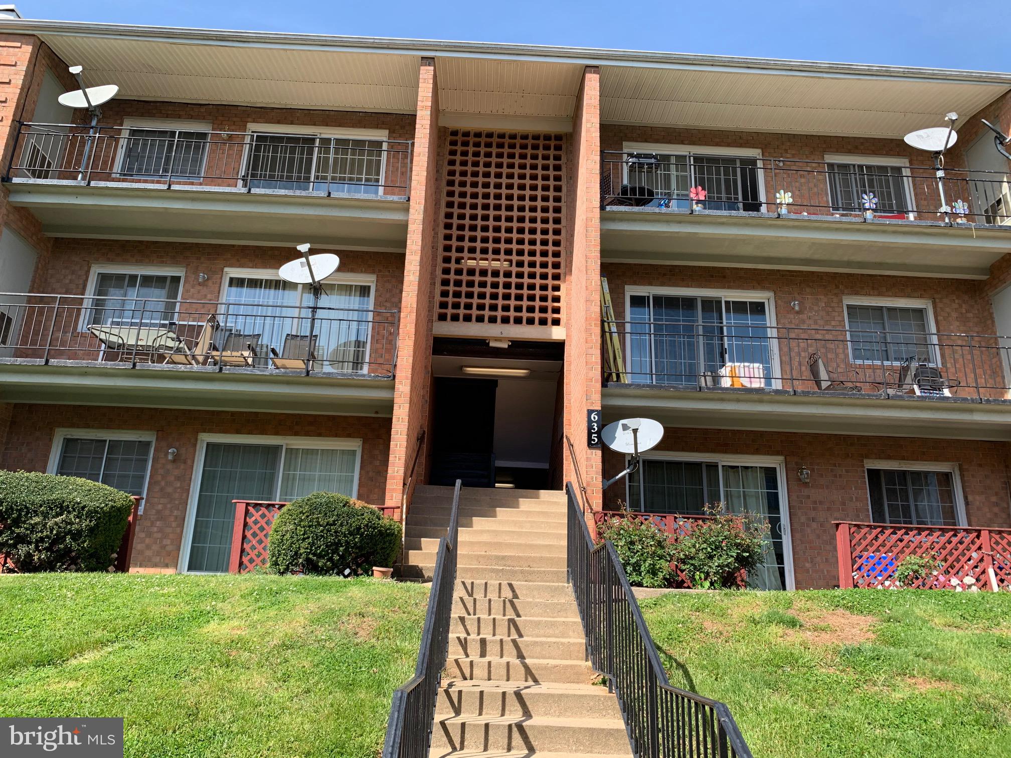 635 Waterloo Road, Unit 212 Warrenton, VA 20186 - Photo 2 of 9 Gallery Image 2
