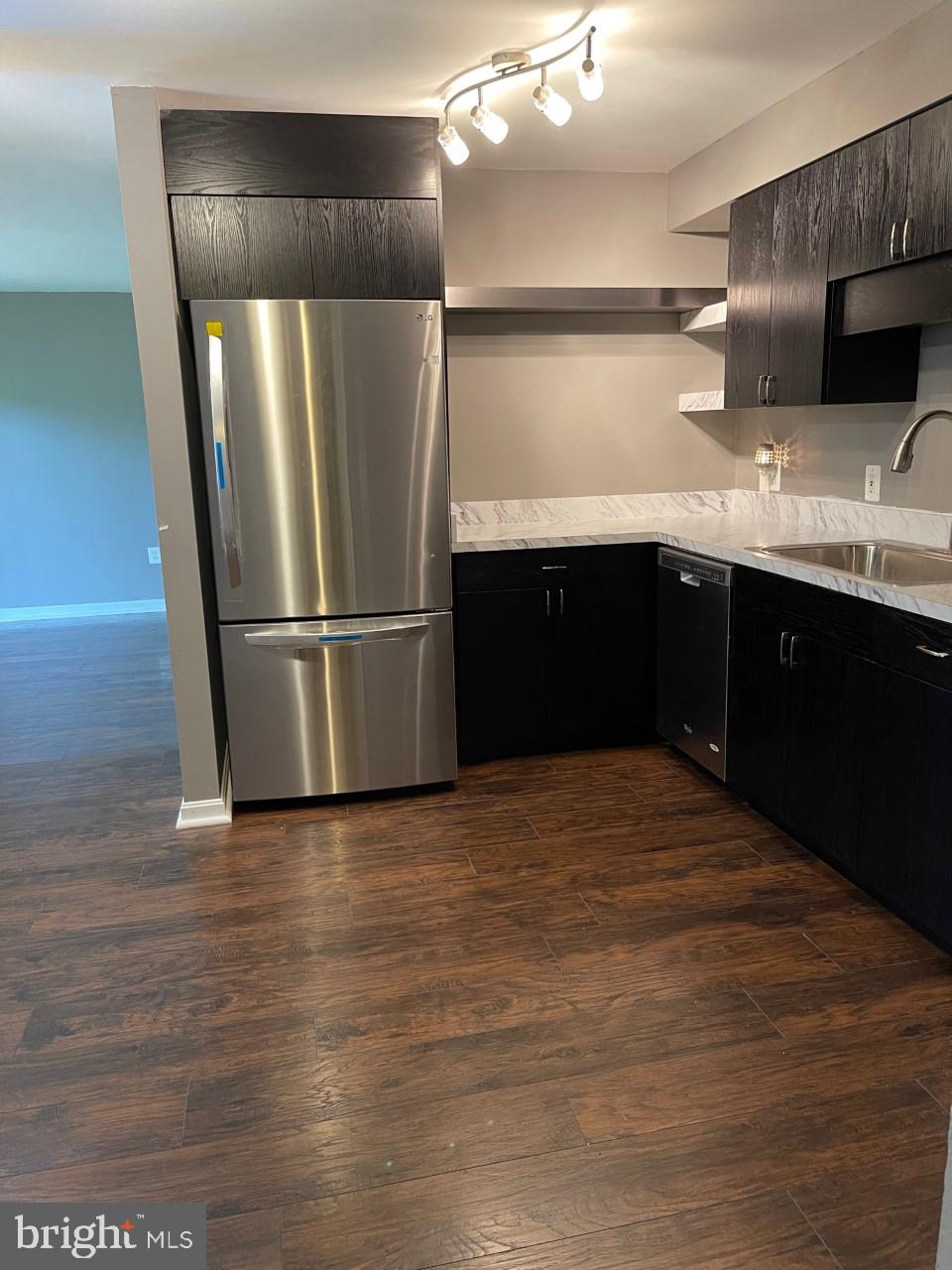 635 Waterloo Road, Unit 212 Warrenton, VA 20186 - Photo 5 of 9 Gallery Image 5