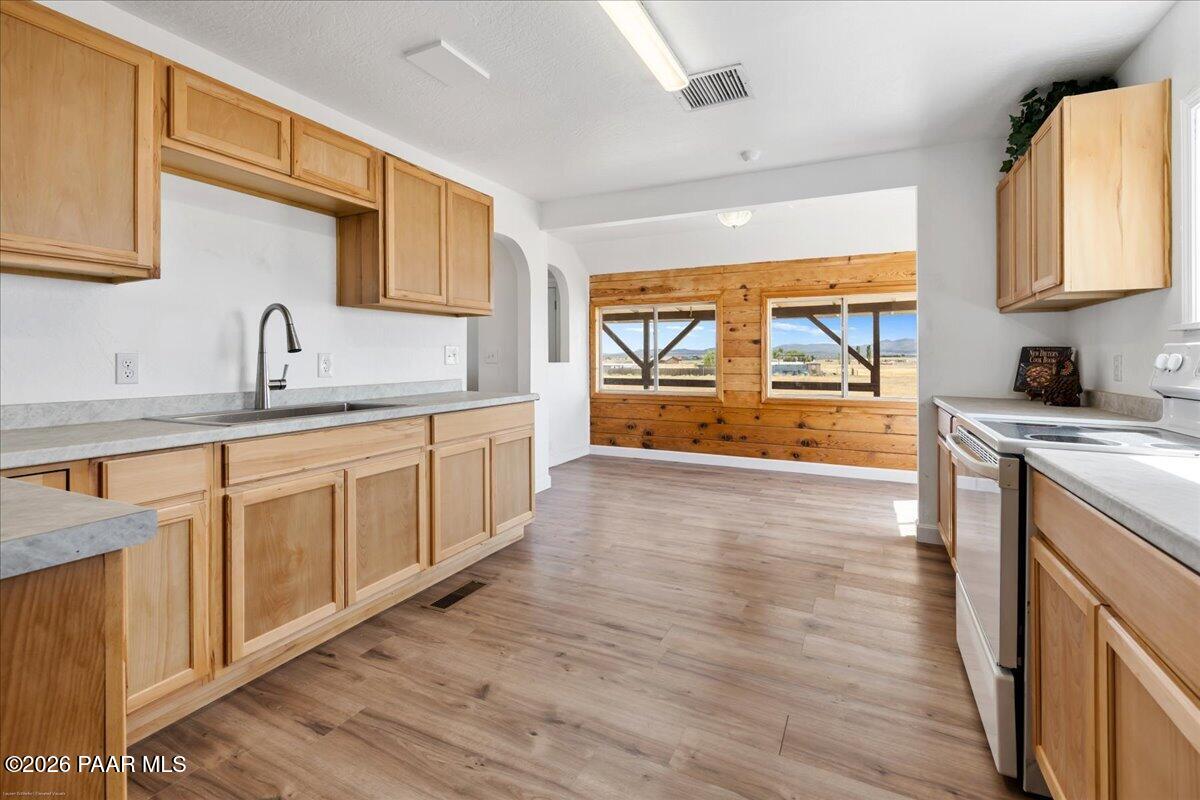 3125 Big Chino Road Paulden, AZ 86334 - Photo 14 of 86 09-Kitchen