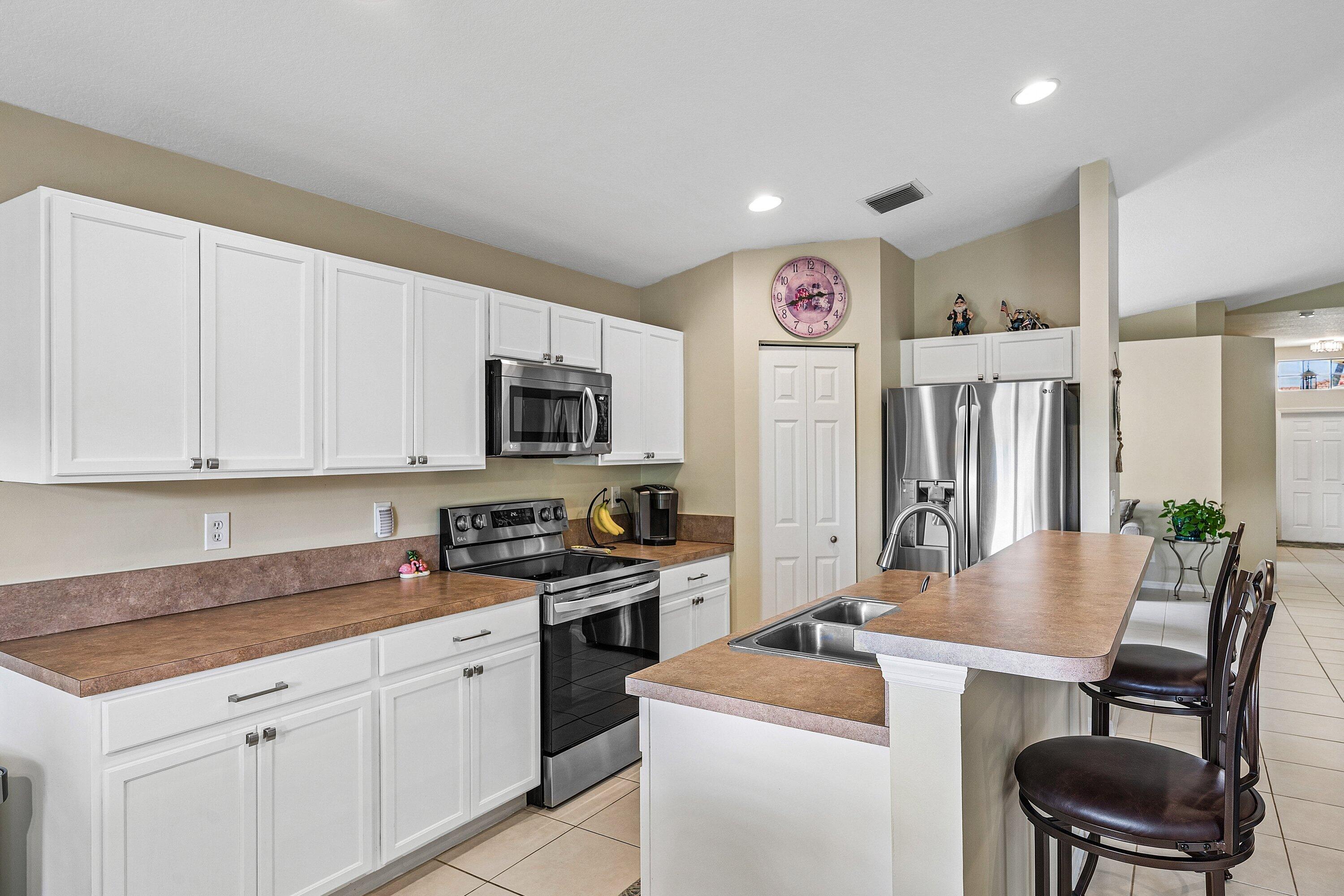 12095 Roma Road Boynton Beach, FL 33436 - Photo 13 of 54 Kitchen