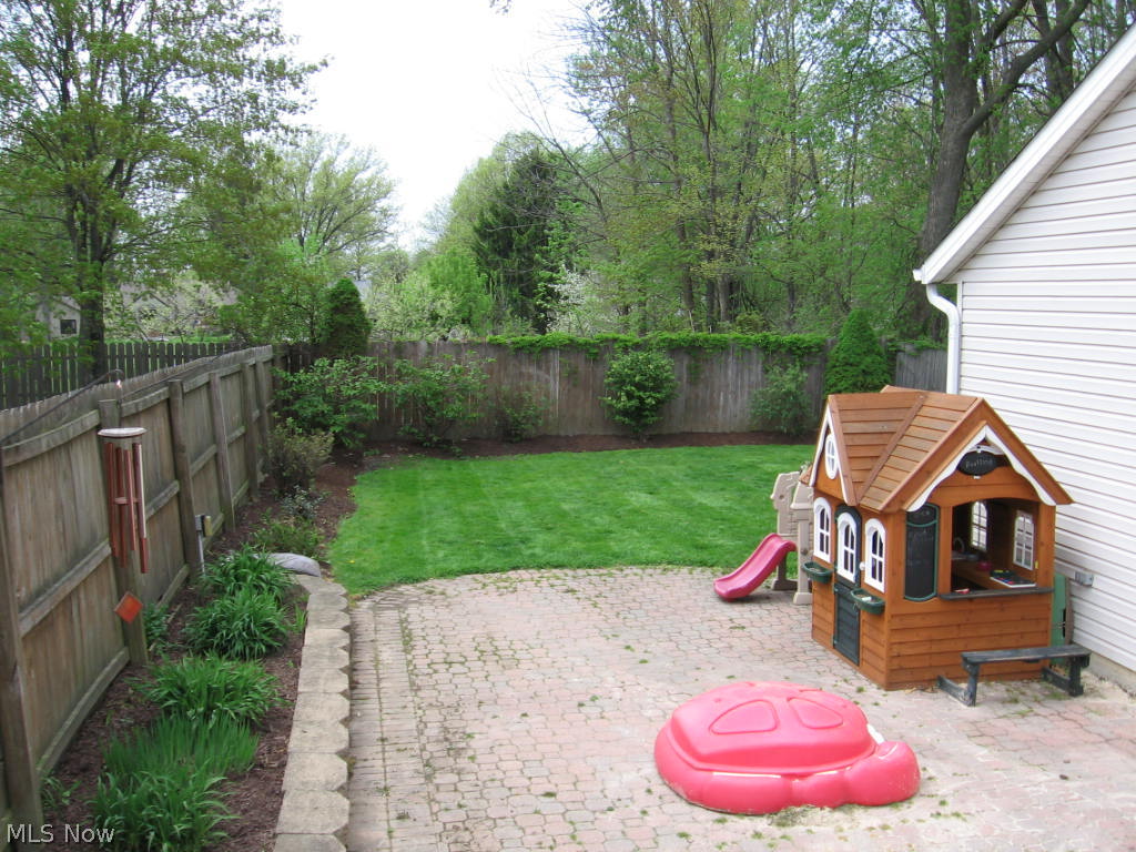 1724 Edgefield Road Lyndhurst, OH 44124 - Photo 2 of 15 Private park like yard