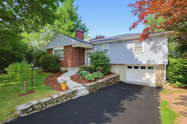 $580,000 | 18 Fletcher Street, Worcester, MA 01604