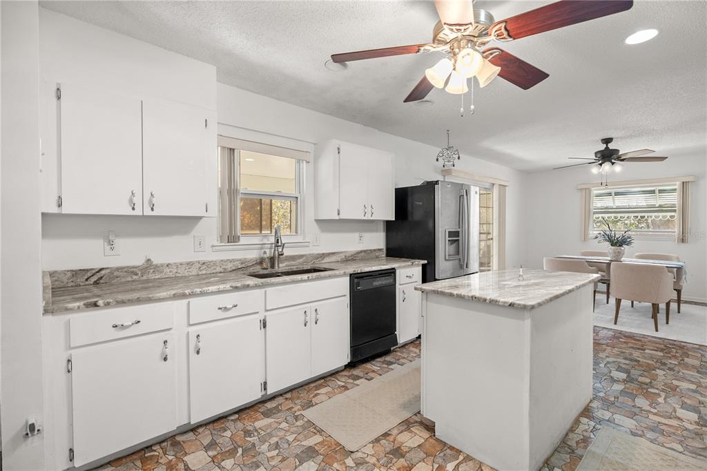 10035 Southwest 91st Terrace Ocala, FL 34481 - Photo 11 of 52