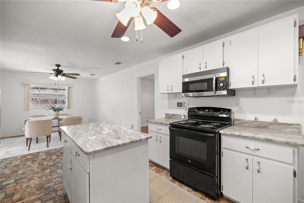 10035 Southwest 91st Terrace Ocala, FL 34481 - Photo 12 of 52