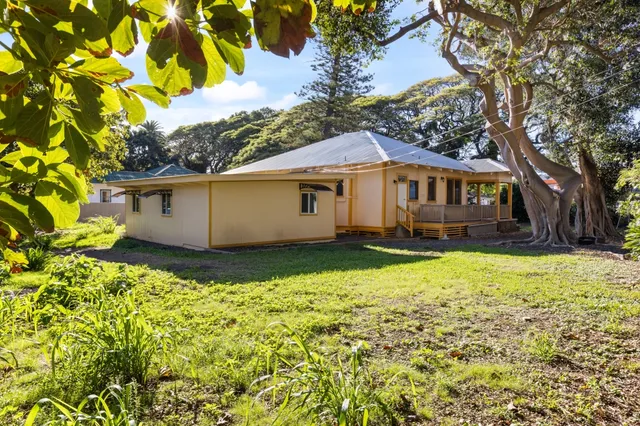 $850,000 | 95-4968 Mamalahoa Highway, Naalehu, HI 96772
