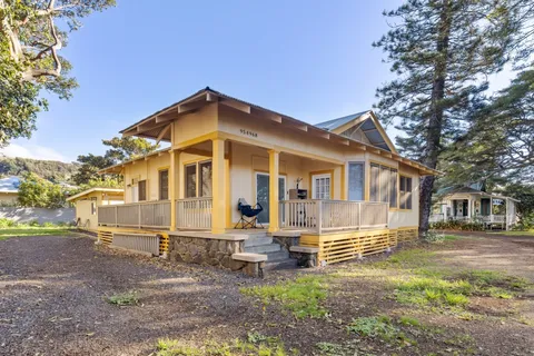 $850,000 | 95-4968 Mamalahoa Highway, Naalehu, HI 96772