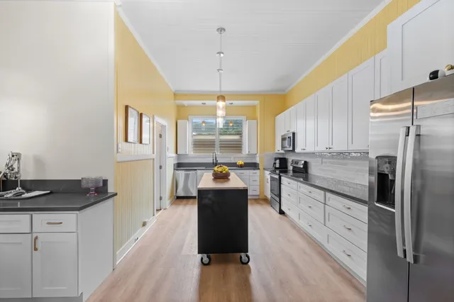 $850,000 | 95-4968 Mamalahoa Highway, Naalehu, HI 96772