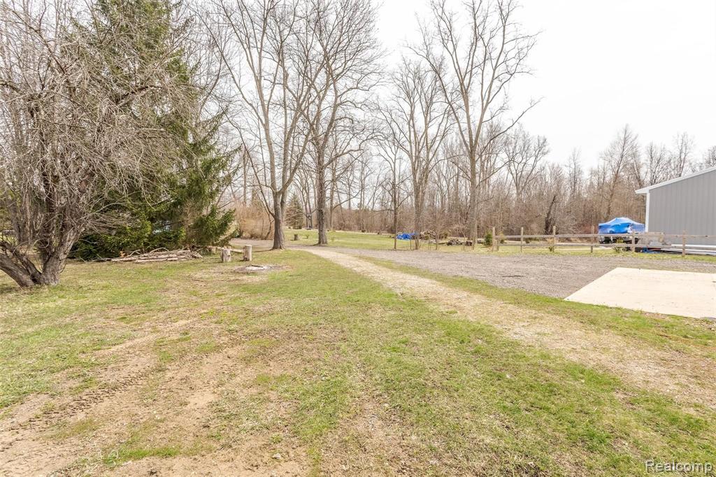 13396 North Road Fenton, MI 48430 - Photo 33 of 52