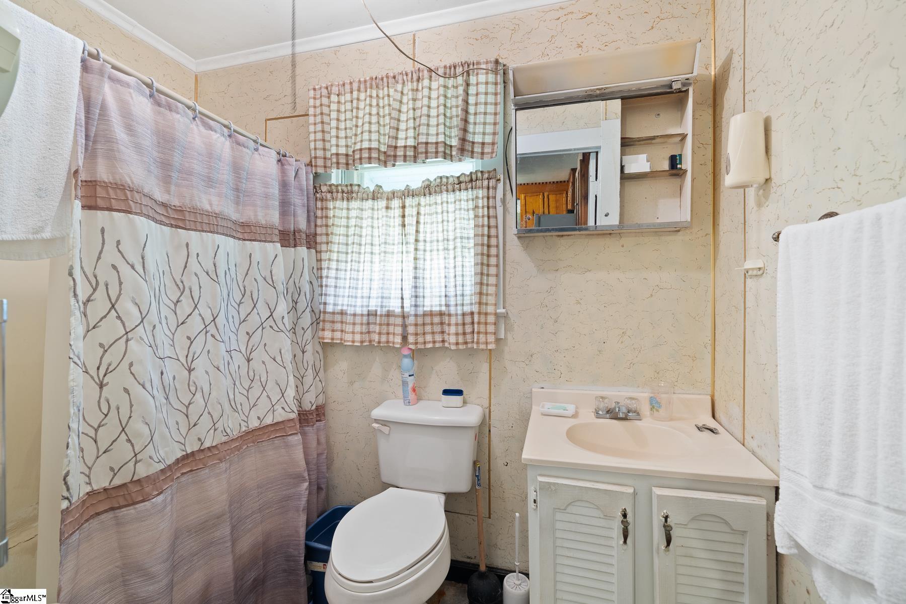 302 Woodland Road Marietta, SC 29661 - Photo 12 of 17 Gallery Image 12