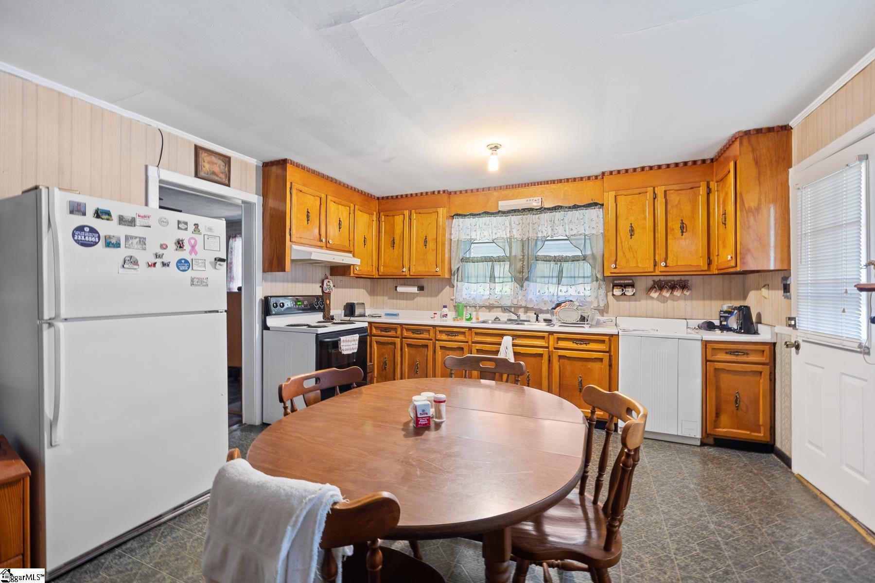 302 Woodland Road Marietta, SC 29661 - Photo 9 of 17 Gallery Image 9