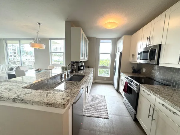 $3,000 | 700 East Boynton Beach Boulevard, Unit 612, Boynton Beach, FL 33435