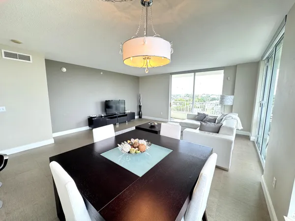 $3,000 | 700 East Boynton Beach Boulevard, Unit 612, Boynton Beach, FL 33435