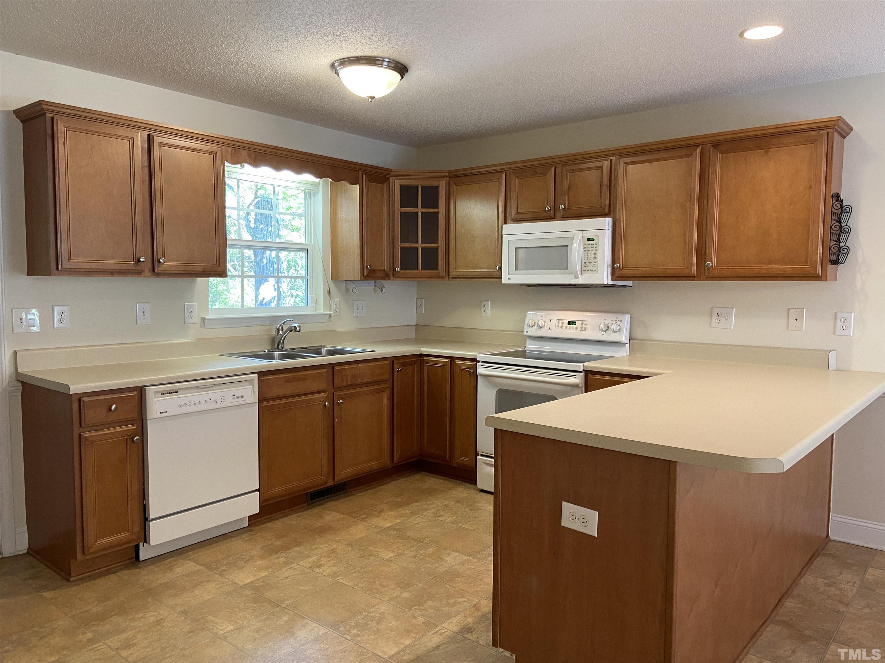 3128 Dixon Road Durham, NC 27707 - Photo 4 of 26 Gallery Image 4