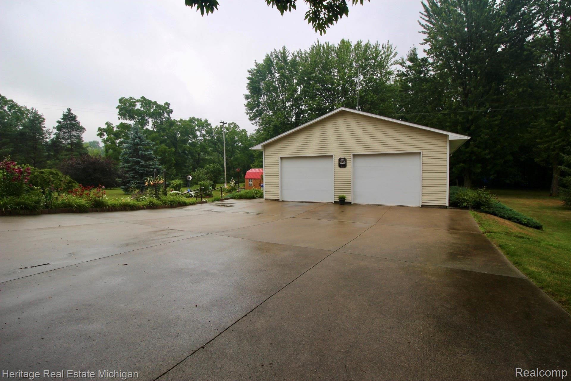 7489 Lehring Road Bancroft, MI 48414 - Photo 40 of 55 Pole barn