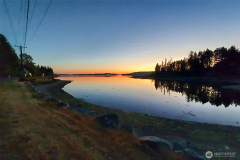 a view of lake from yard