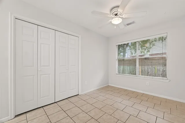 $2,050 | 2002 Foundary Drive, Katy, TX 77493