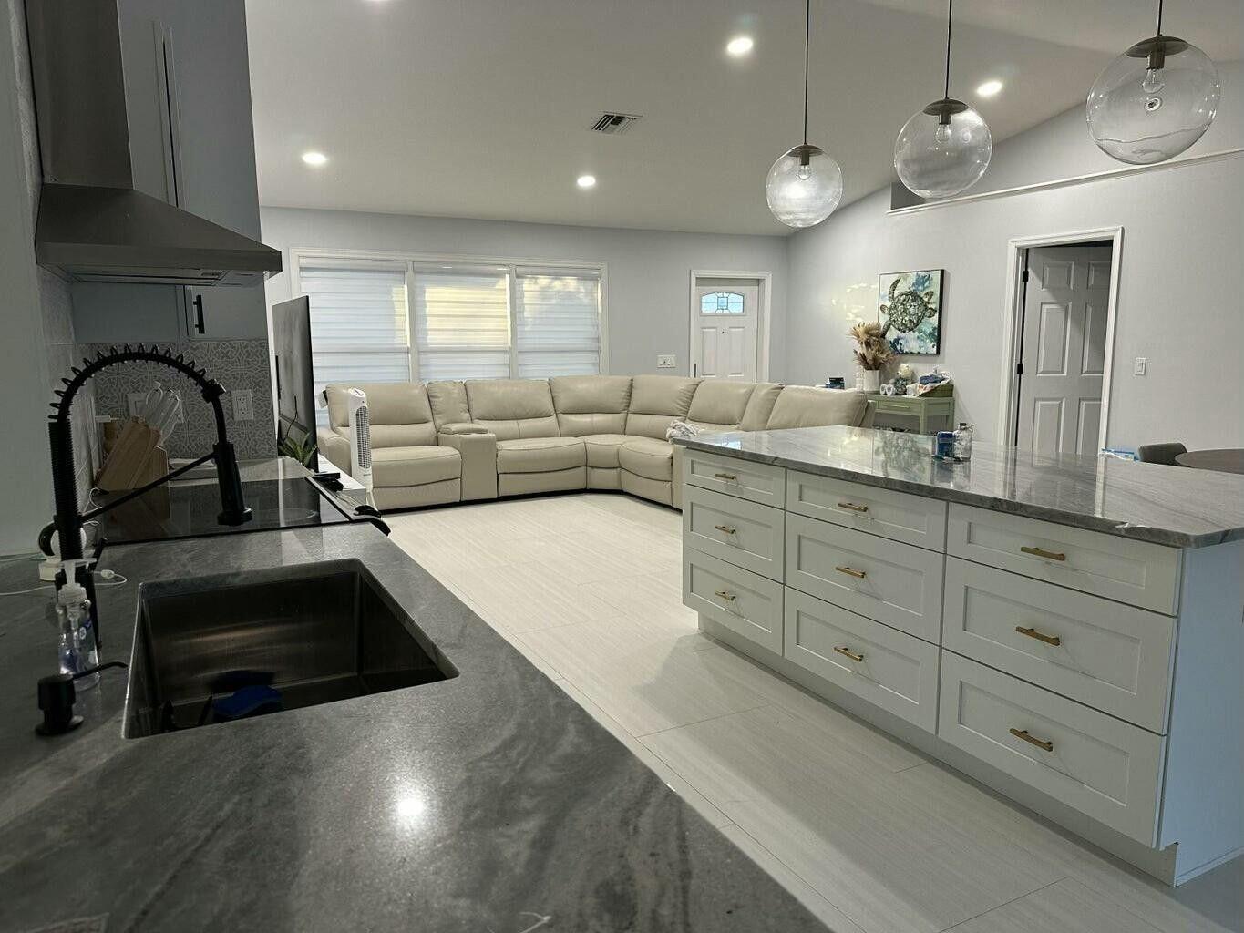 10714 Ranchipur Street Boynton Beach, FL 33437 - Photo 3 of 13 Kitchen