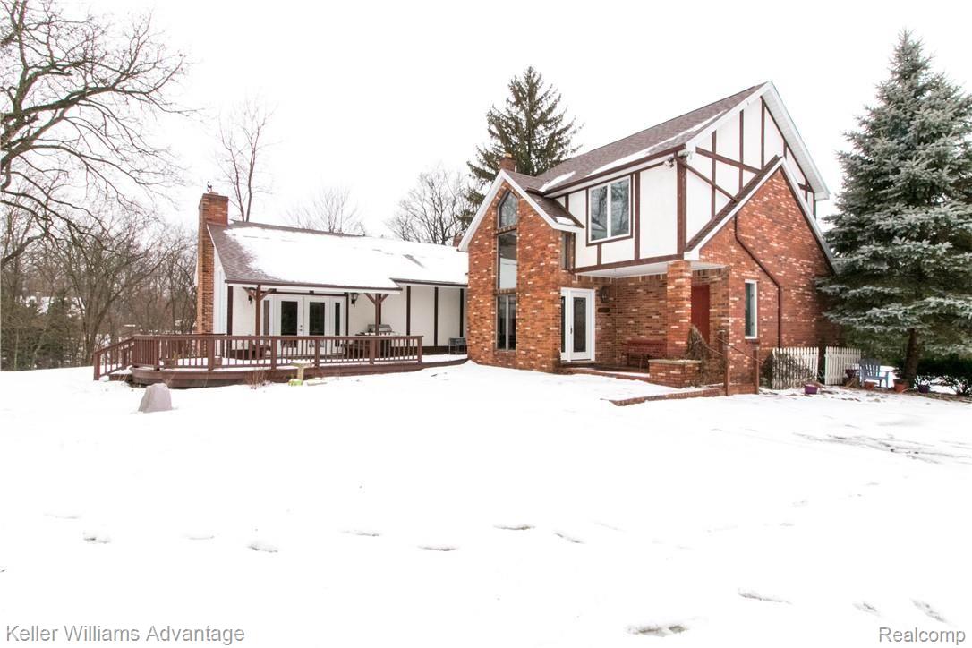 4679 Hegel Road Goodrich, MI 48438 - Photo 3 of 41 Enjoy grilling out with friends and family on this awesome 30x10 deck.