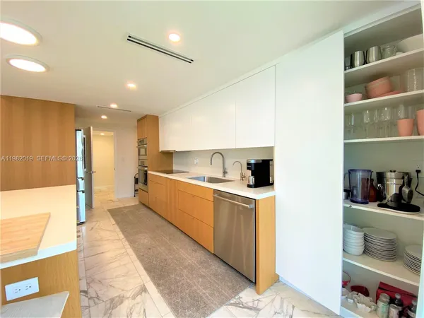 $10,000 | 1121 Crandon Boulevard, Unit F907, Key Biscayne, FL 33149