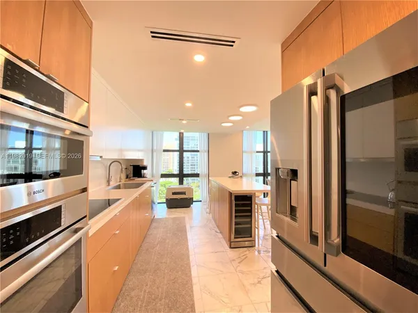 $10,000 | 1121 Crandon Boulevard, Unit F907, Key Biscayne, FL 33149